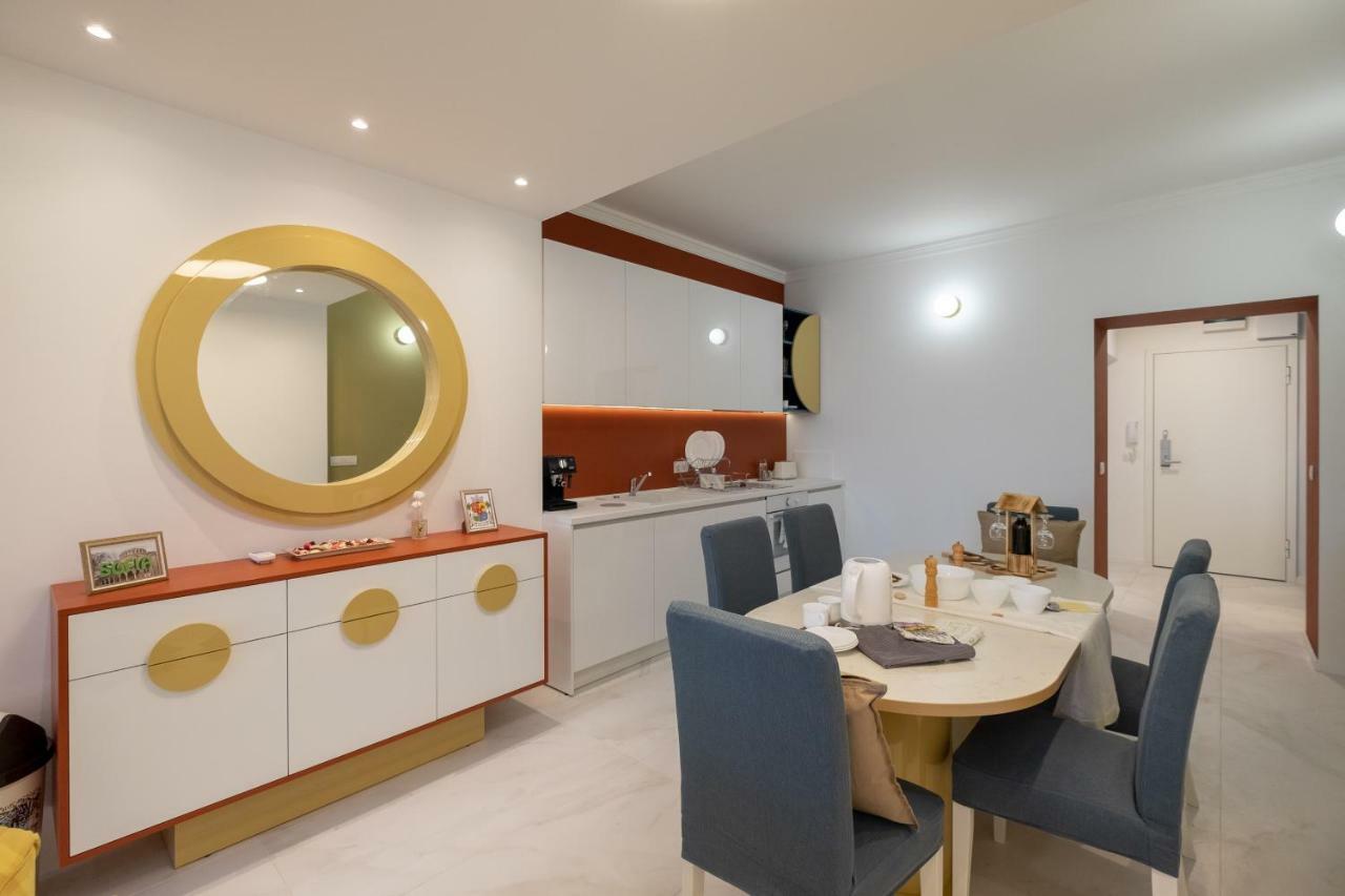 Vitosha Blvd 3-Bedroom, 2-Bathroom Lux Suite Sofia Buitenkant foto