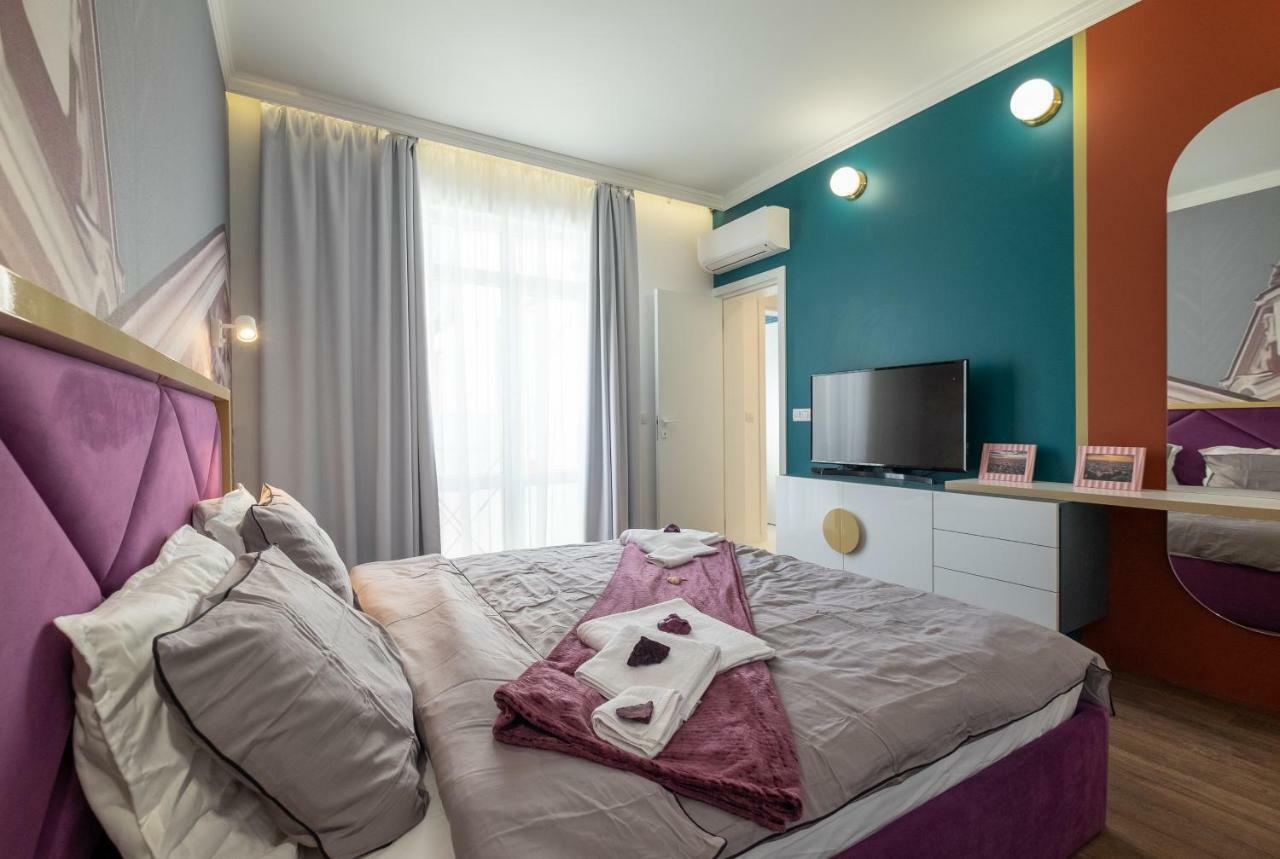 Vitosha Blvd 3-Bedroom, 2-Bathroom Lux Suite Sofia Buitenkant foto