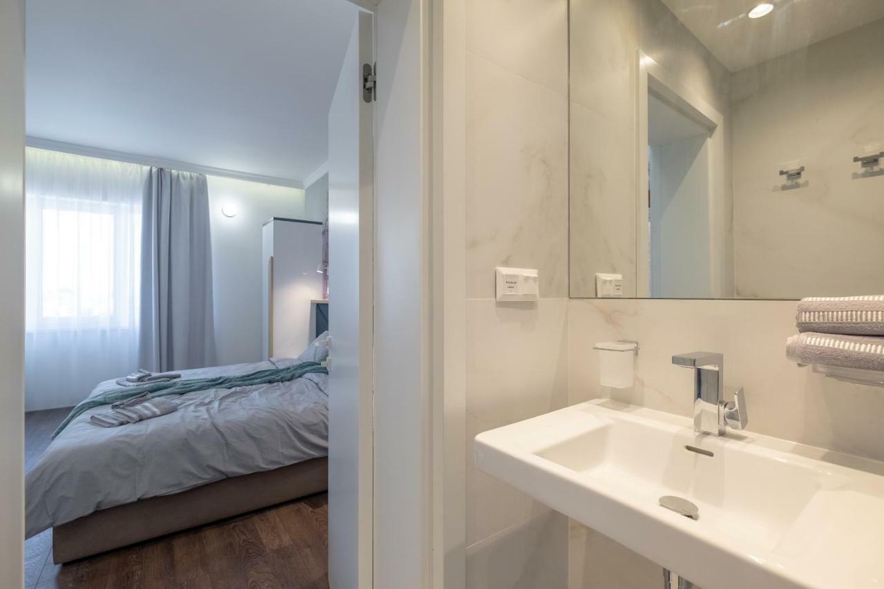 Vitosha Blvd 3-Bedroom, 2-Bathroom Lux Suite Sofia Buitenkant foto